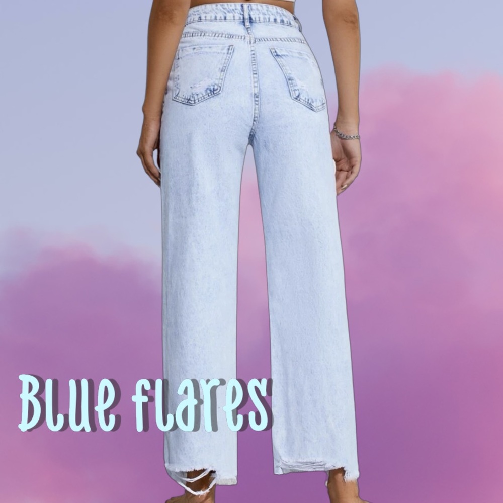 1 left!! ✨✨ Blue flared jeans high waisted